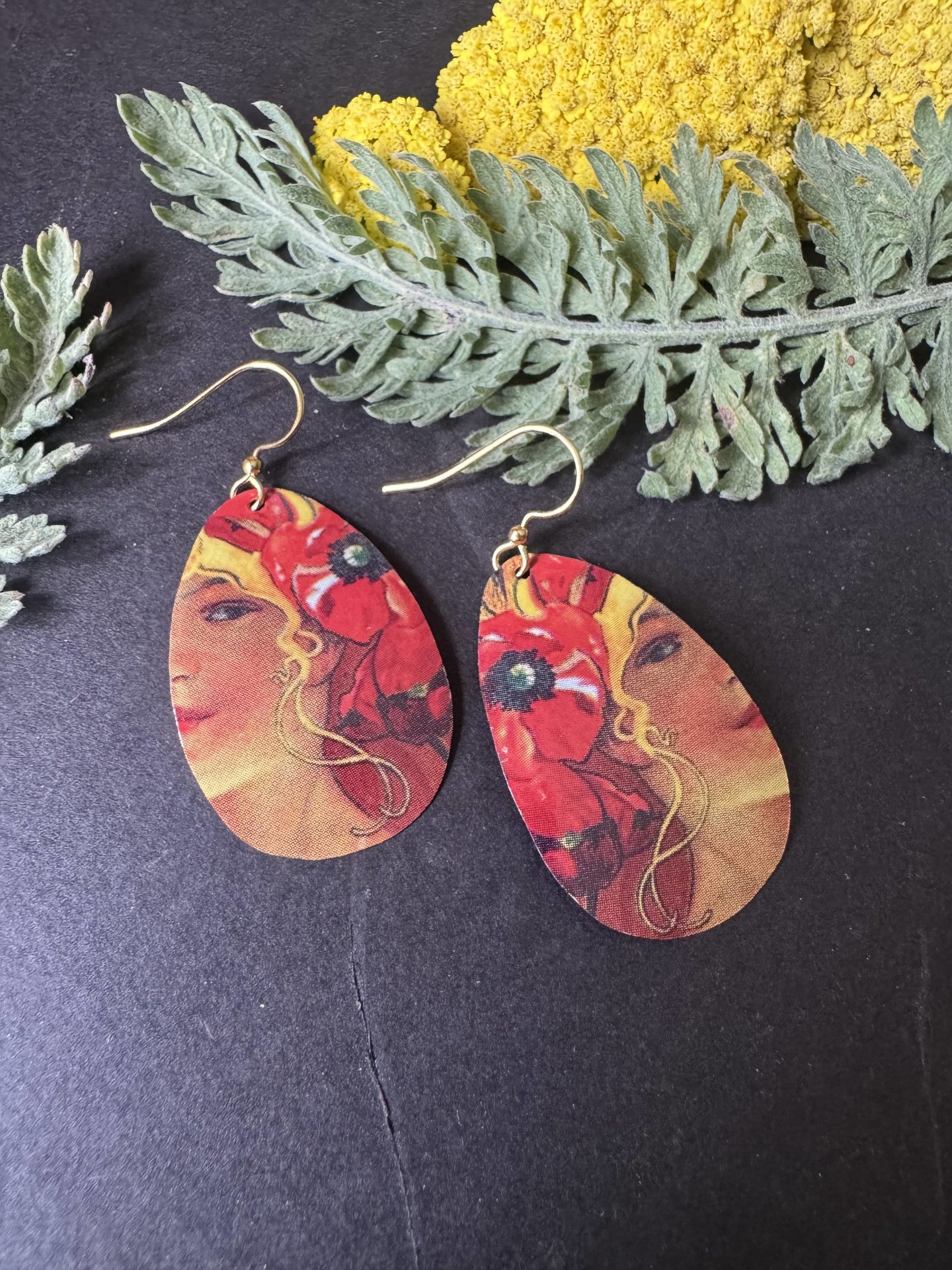 Peony Face Lefèvre Tin Earrings