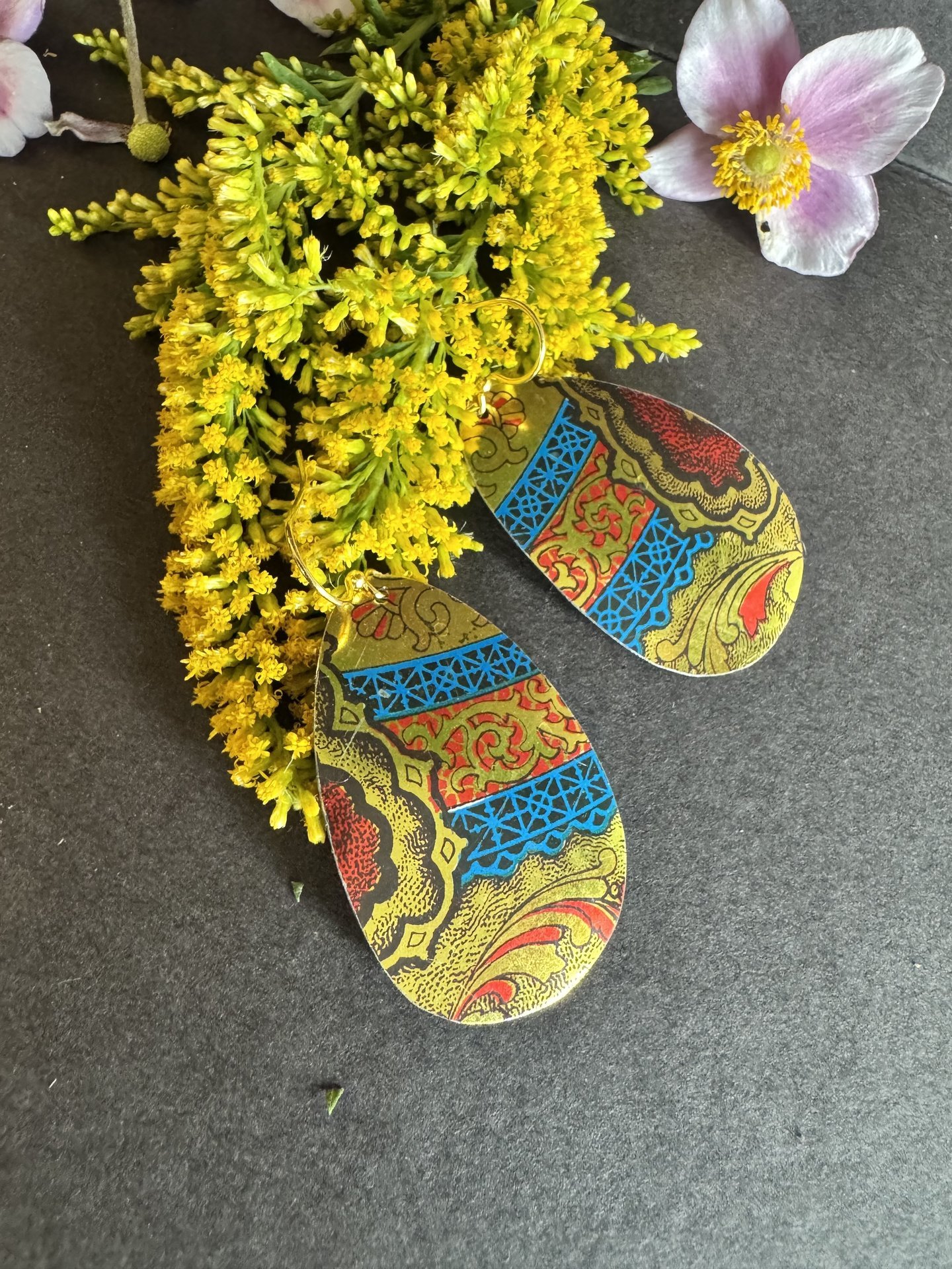 Sprig Large Tear Shiny Tin Earrings